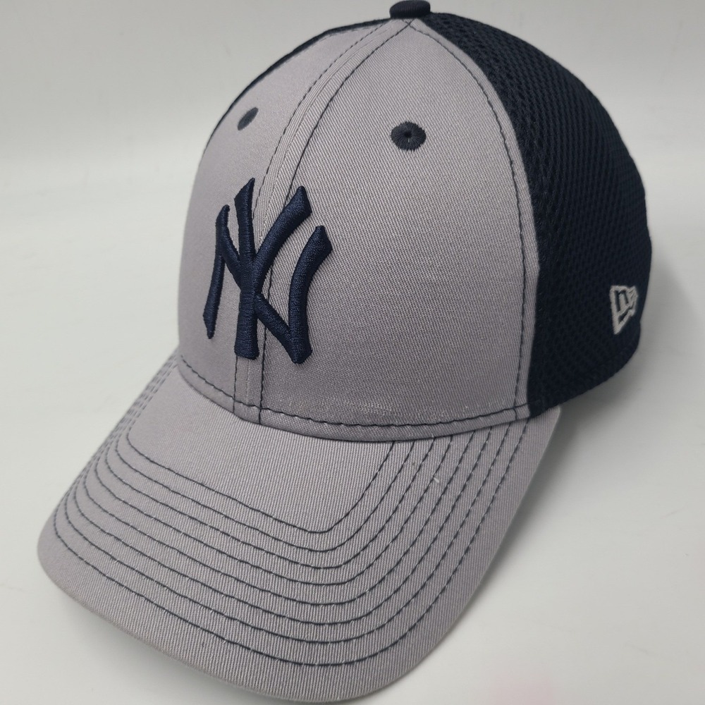 New York Yankees Hat Fitted M-L Trucker Mesh New Era 39Thirty Gray Blue MLB Men